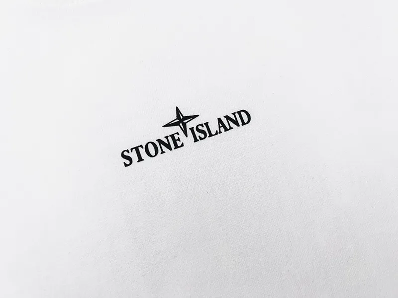 W663#P110💰 [Stone lsland/Stone Island mosaic logo printed short-sleeved T-shirt] ⚠️[Original creation with high control of details] - Made of 230 grams of combed cotton with 32-count double yarn, soft and comfortable to the touch, sweat-absorbent and breathable. - Simple and basic, versatile style, original quality, first choice for couples. - Made in a large factory, four needles and five threads on the shoulder, neatly routed, high quality workmanship. - Same style for men and women, very versatile One piece by hand, the details are clearly visible. Color: Black White Size: M L